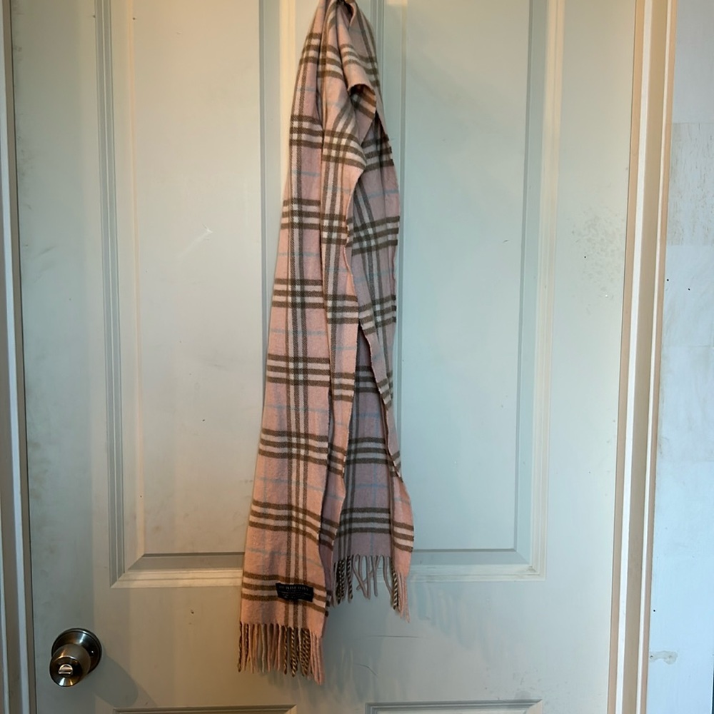 Authentic Burberry Check Wool Scarf in Pink